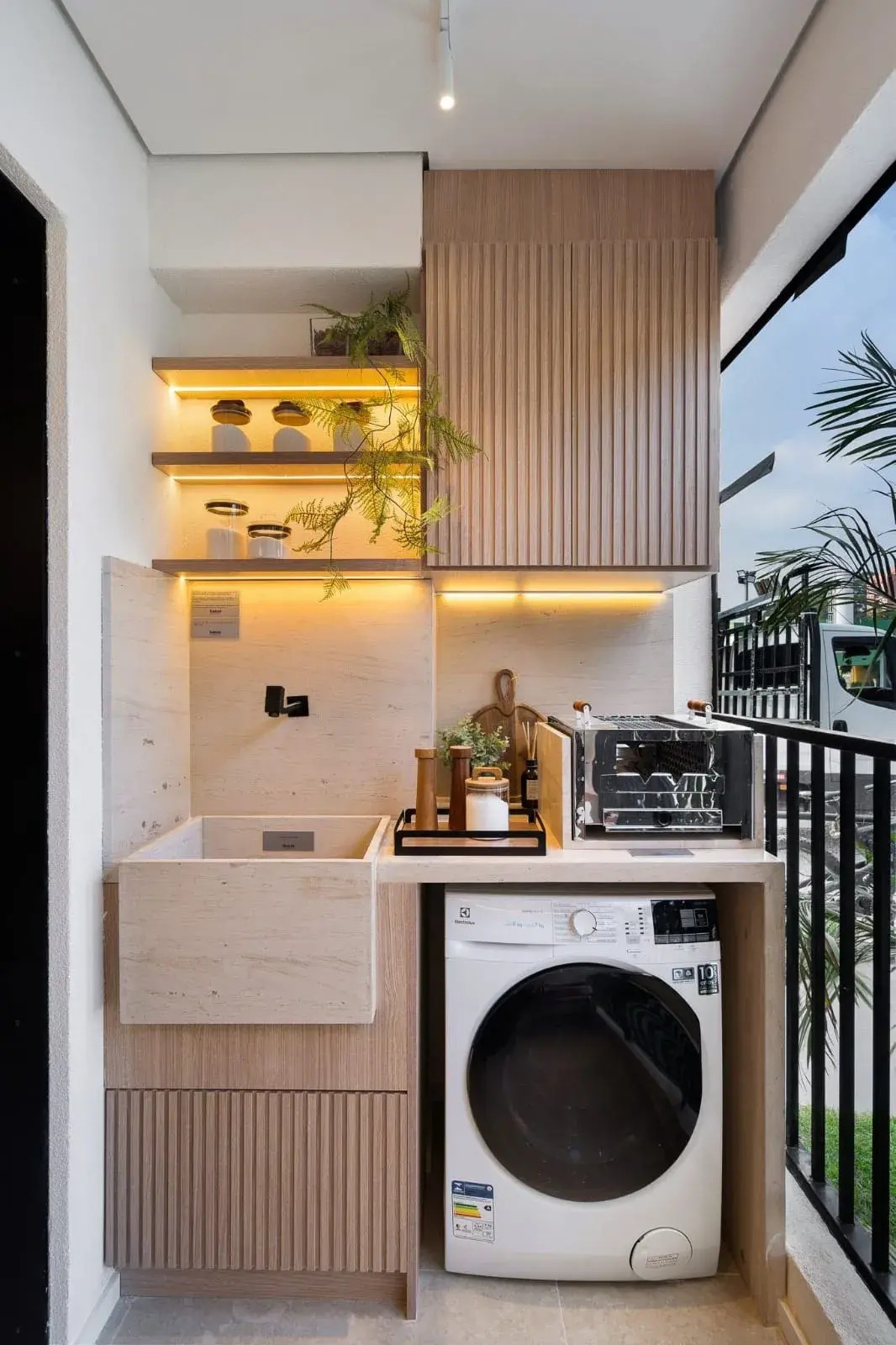 WhatsApp Image 2024-11-25 at 21.35.32 (1)